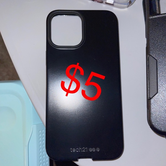 iPhone 12 Pro Max phone cases - Picture 7 of 8